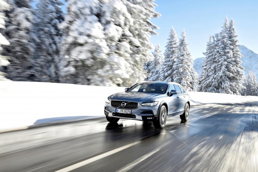  Volvo V90 D5 Cross Country 2016 года  (WW) (фото 14 из 36)
